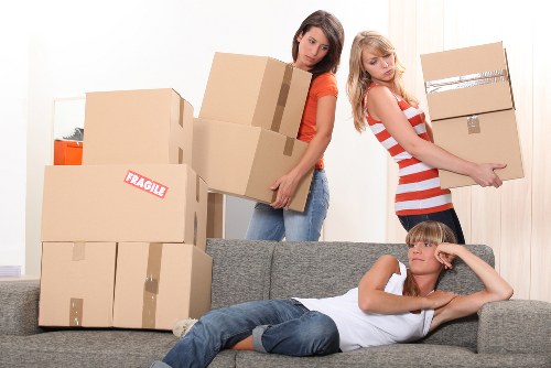 Residential and commercial moving truck service in Shoreditch