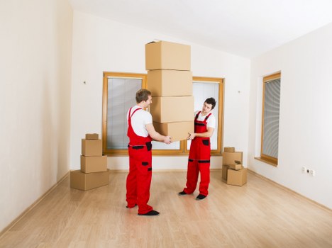 Careful moving of student furniture in Shoreditch property